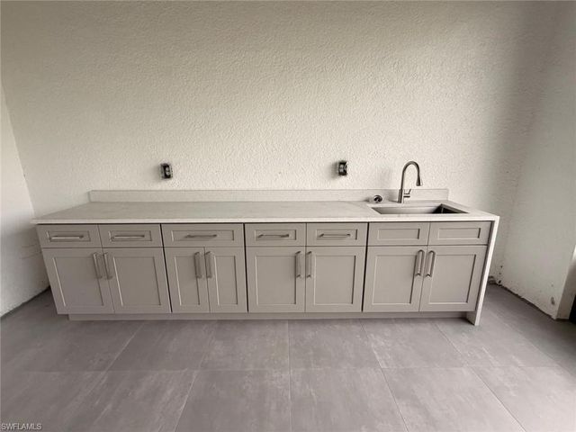 4875 EVERGLADES BLVD N, Naples, FL 34120