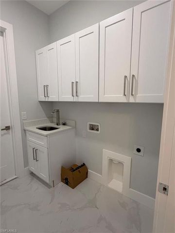 4875 EVERGLADES BLVD N, Naples, FL 34120