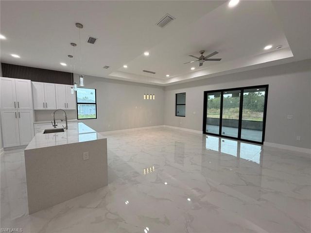 4875 EVERGLADES BLVD N, Naples, FL 34120