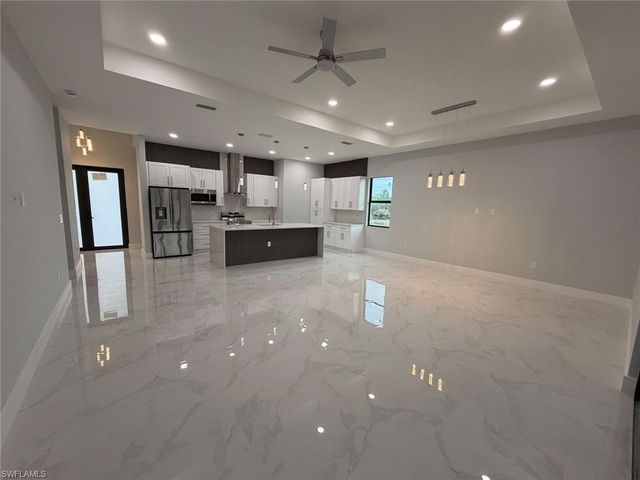 4875 EVERGLADES BLVD N, Naples, FL 34120