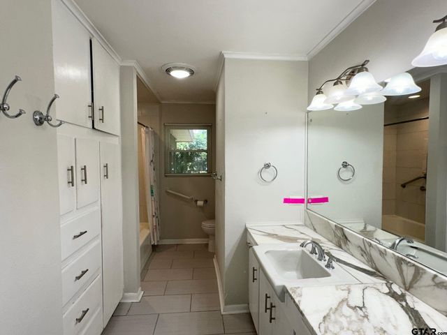 2020 Elgem St, Tyler, TX 75701