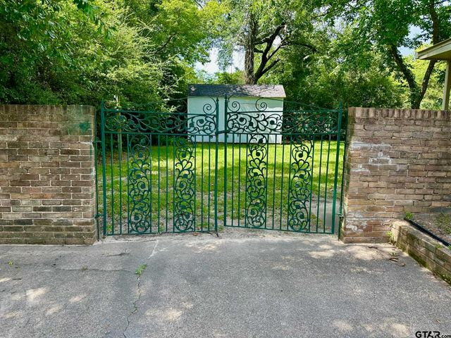 2020 Elgem St, Tyler, TX 75701