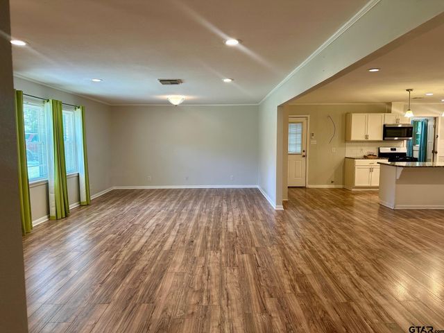 2020 Elgem St, Tyler, TX 75701