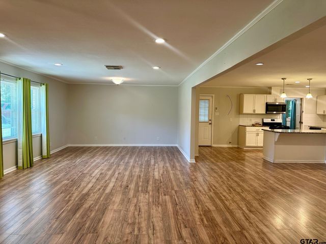 2020 Elgem St, Tyler, TX 75701
