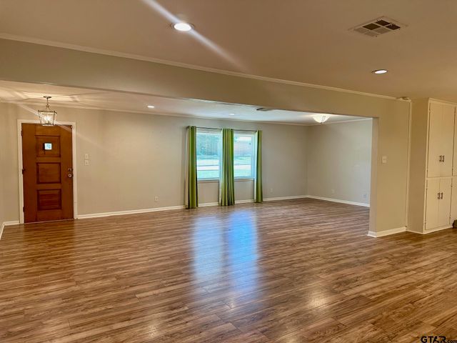 2020 Elgem St, Tyler, TX 75701