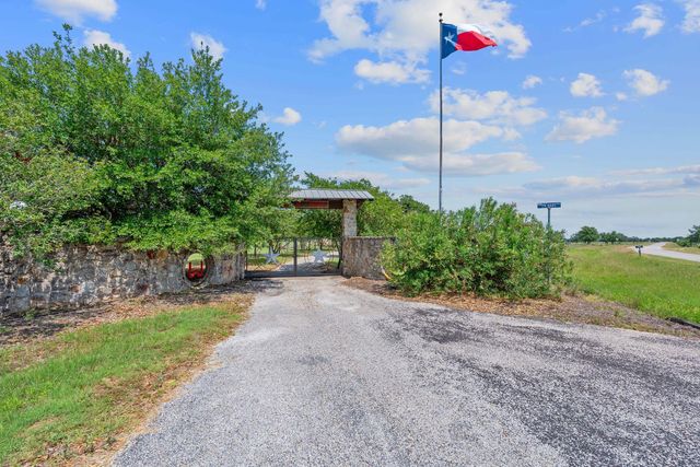 1063 Private Road 4485, Giddings, TX 78942