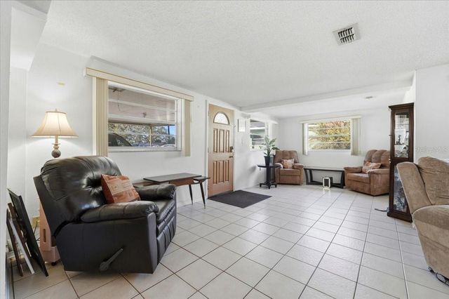 111 SUNSET DRIVE E, Winter Haven, FL 33881