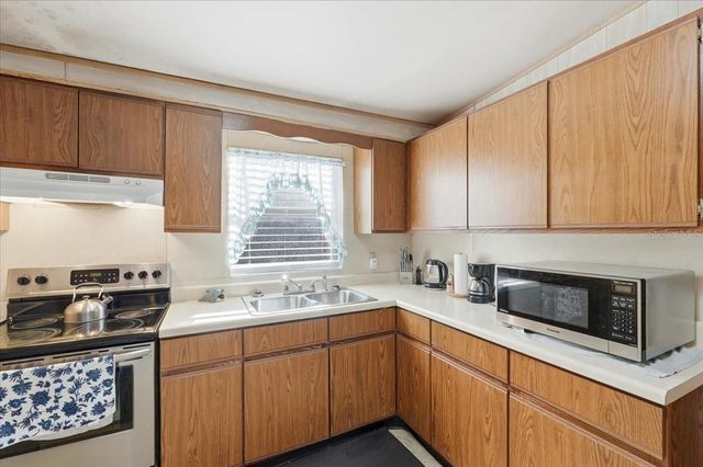 111 SUNSET DRIVE E, Winter Haven, FL 33881