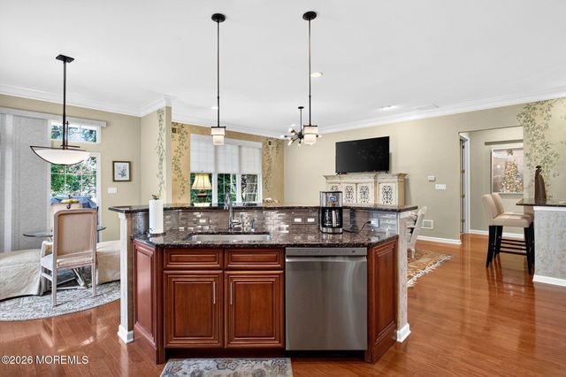 14 Crooked Stick Place, Monroe, NJ 08831