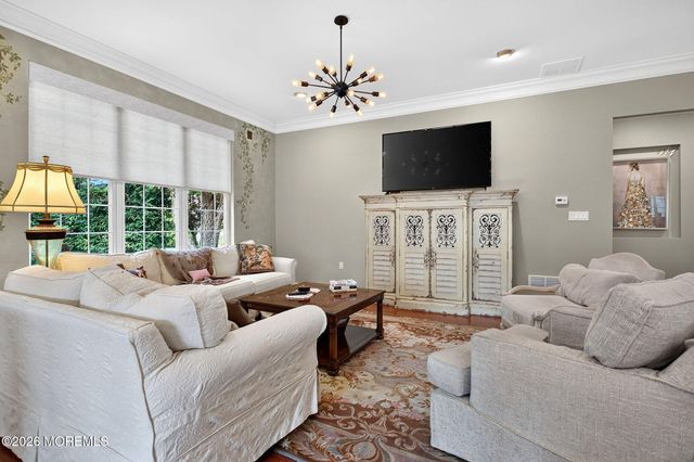 14 Crooked Stick Place, Monroe, NJ 08831
