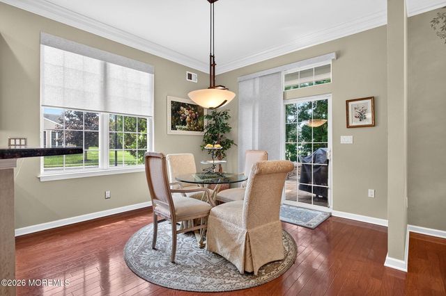 14 Crooked Stick Place, Monroe, NJ 08831