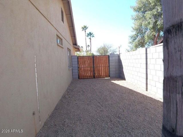 5118 E GELDING Drive, Scottsdale, AZ 85254