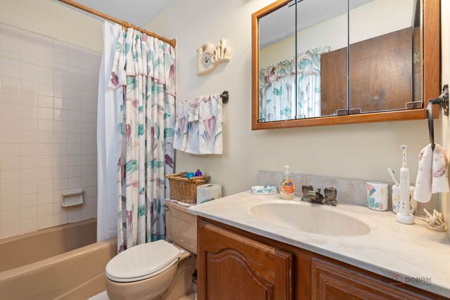 1124 N Anvil Court, Addison, IL 60101