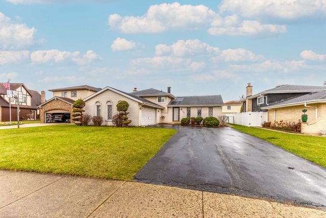 1124 N Anvil Court, Addison, IL 60101