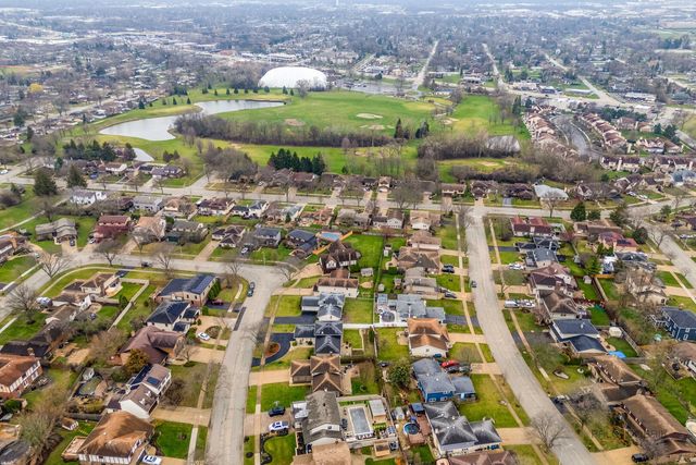 1124 N Anvil Court, Addison, IL 60101