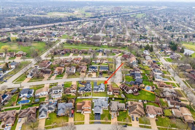 1124 N Anvil Court, Addison, IL 60101