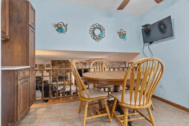 1124 N Anvil Court, Addison, IL 60101