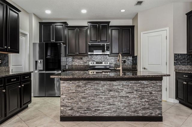 6233 ENGLISH HOLLOW ROAD, Tampa, FL 33647