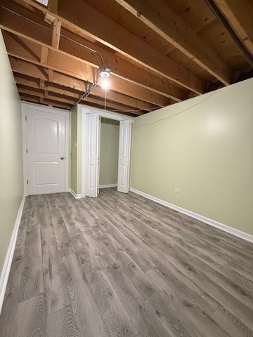 10952 S Avenue E, Chicago, IL 60617