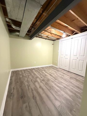 10952 S Avenue E, Chicago, IL 60617