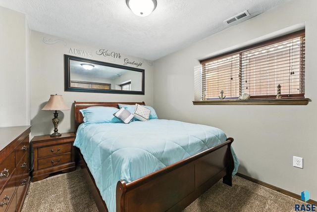 4612 S Tribbey Trl, Sioux Falls, SD 57106