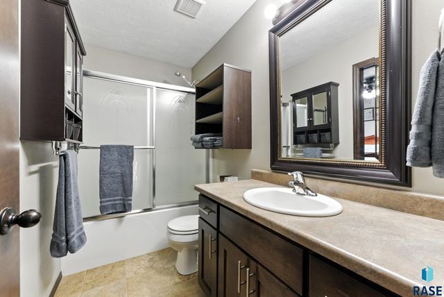4612 S Tribbey Trl, Sioux Falls, SD 57106