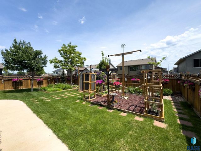 4612 S Tribbey Trl, Sioux Falls, SD 57106