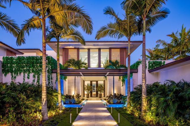 2415 Casa De Marbella, Palm Beach Gardens, FL 33410