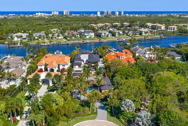 2415 Casa De Marbella, Palm Beach Gardens, FL 33410