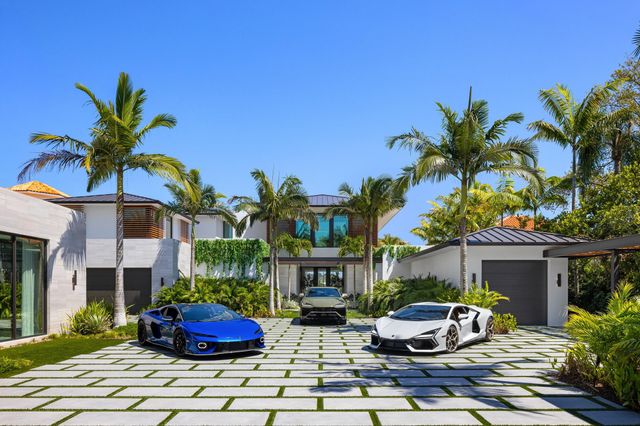 2415 Casa De Marbella, Palm Beach Gardens, FL 33410