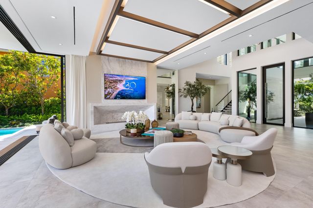 2415 Casa De Marbella, Palm Beach Gardens, FL 33410