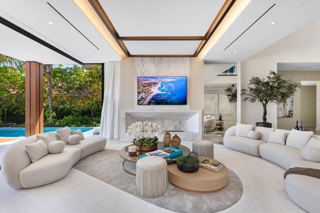 2415 Casa De Marbella, Palm Beach Gardens, FL 33410