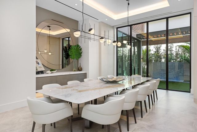 2415 Casa De Marbella, Palm Beach Gardens, FL 33410