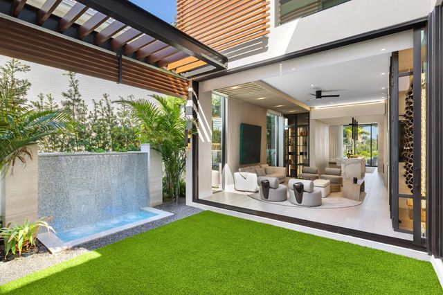 2415 Casa De Marbella, Palm Beach Gardens, FL 33410