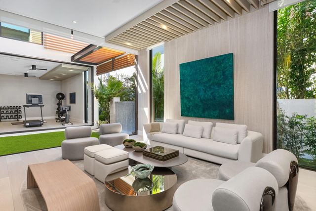 2415 Casa De Marbella, Palm Beach Gardens, FL 33410