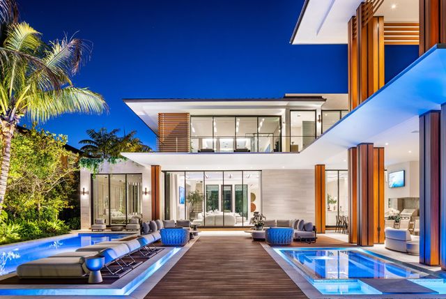 2415 Casa De Marbella, Palm Beach Gardens, FL 33410