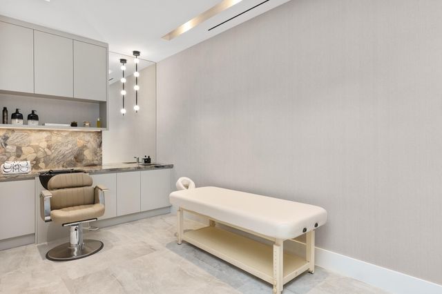 2415 Casa De Marbella, Palm Beach Gardens, FL 33410