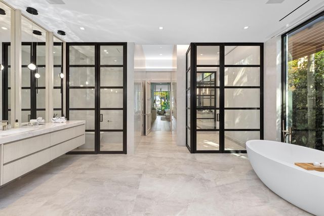 2415 Casa De Marbella, Palm Beach Gardens, FL 33410