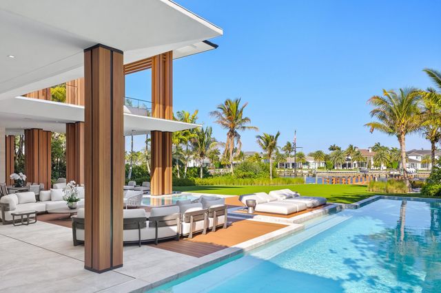 2415 Casa De Marbella, Palm Beach Gardens, FL 33410