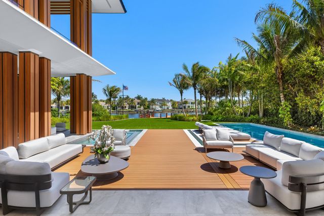 2415 Casa De Marbella, Palm Beach Gardens, FL 33410