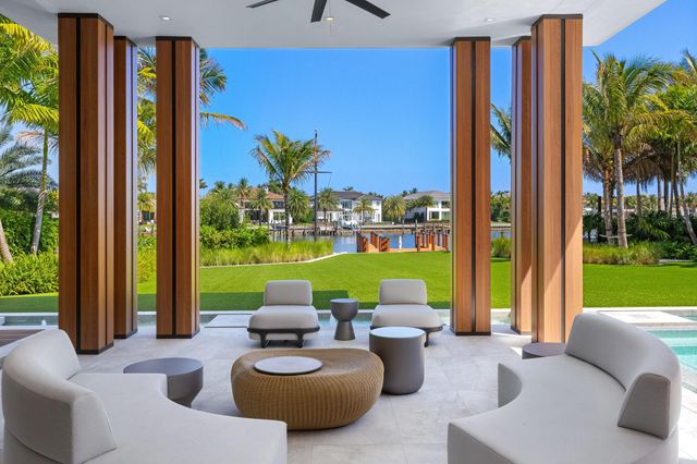 2415 Casa De Marbella, Palm Beach Gardens, FL 33410