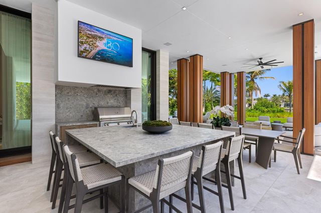 2415 Casa De Marbella, Palm Beach Gardens, FL 33410