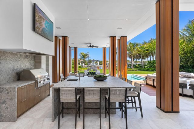 2415 Casa De Marbella, Palm Beach Gardens, FL 33410