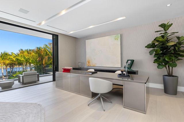 2415 Casa De Marbella, Palm Beach Gardens, FL 33410