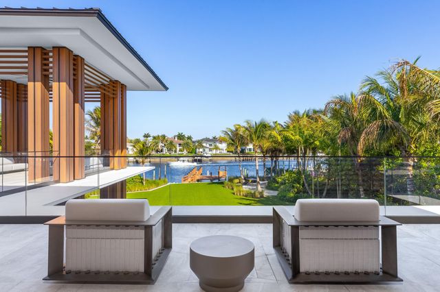 2415 Casa De Marbella, Palm Beach Gardens, FL 33410