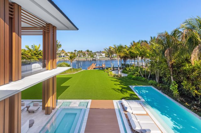 2415 Casa De Marbella, Palm Beach Gardens, FL 33410