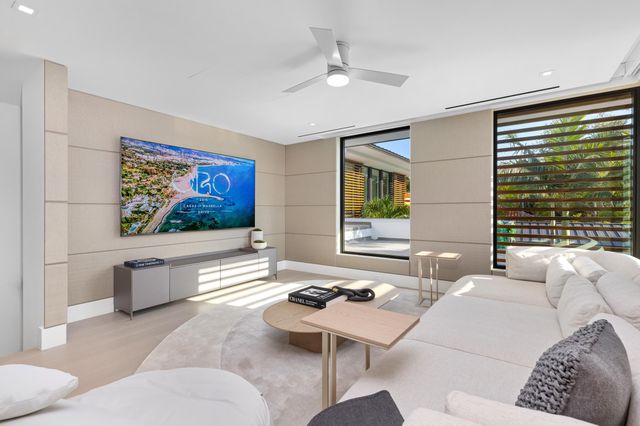 2415 Casa De Marbella, Palm Beach Gardens, FL 33410