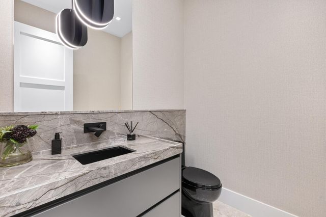 2415 Casa De Marbella, Palm Beach Gardens, FL 33410