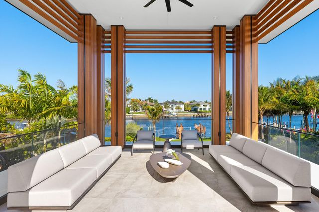 2415 Casa De Marbella, Palm Beach Gardens, FL 33410