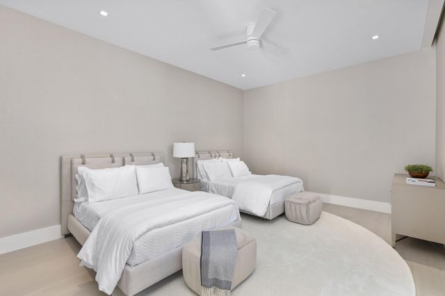 2415 Casa De Marbella, Palm Beach Gardens, FL 33410